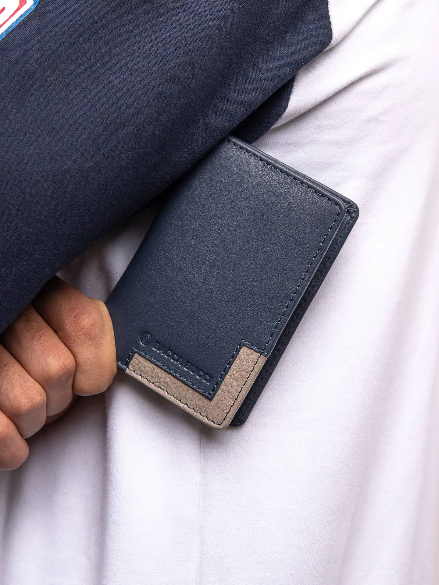 Bacca Bucci Pocket Pulse - Ultra-Sleek Bifold Leather Wallet for Teens & Gen Z | Compact Card Holder with Multi-Functional Slots