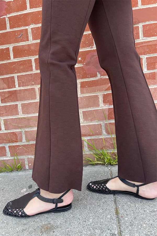 Long Kick Stretch-Cotton Pants in Chocolate