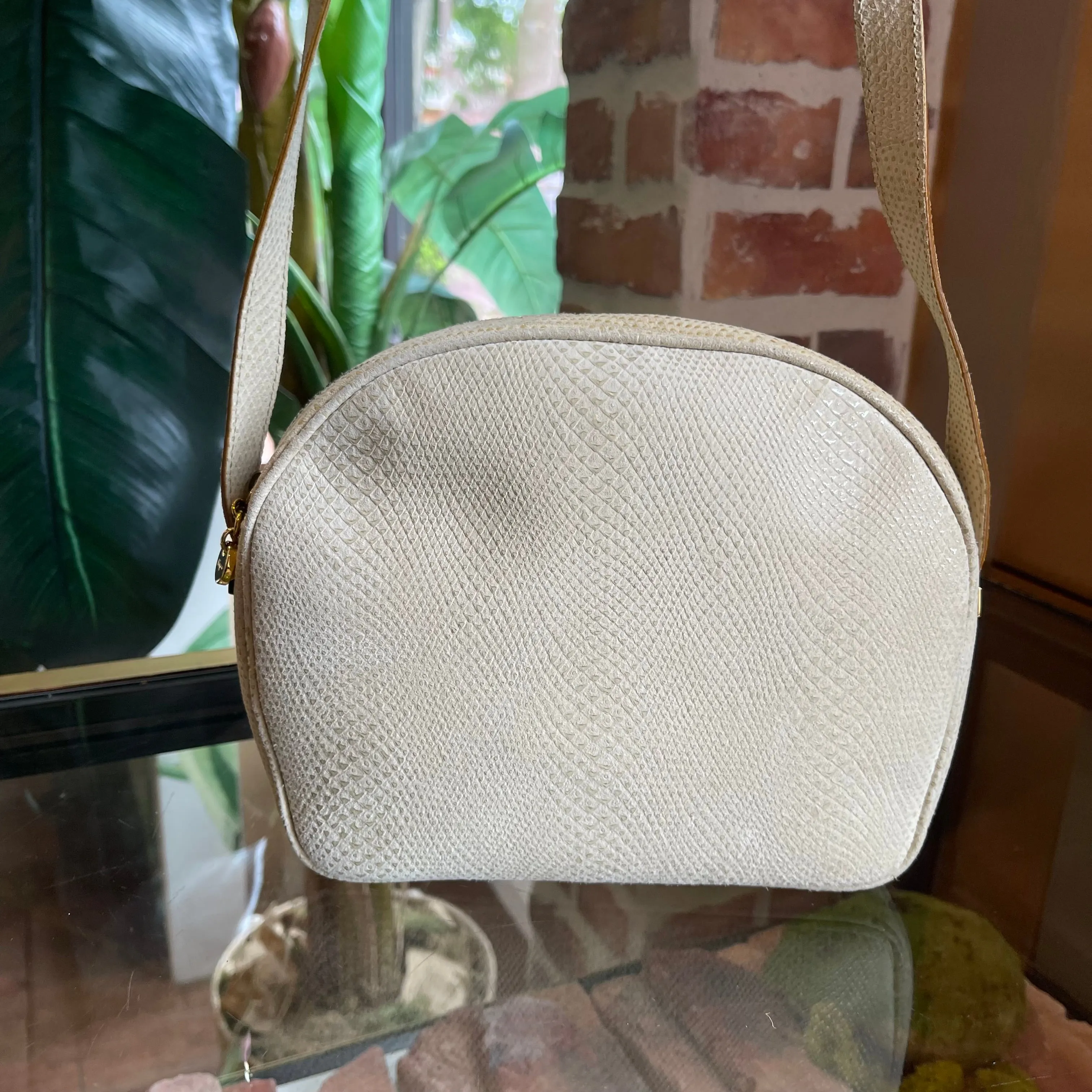 SALVATORE FERRAGAMO Vintage White Lizard Skin Crossbody TS3619